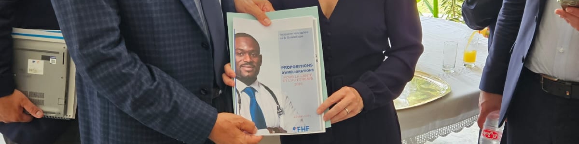 Le Président de la FHG remet au Ministre la plateforme de propositions d'améliorations pour la santé et l'autonomie